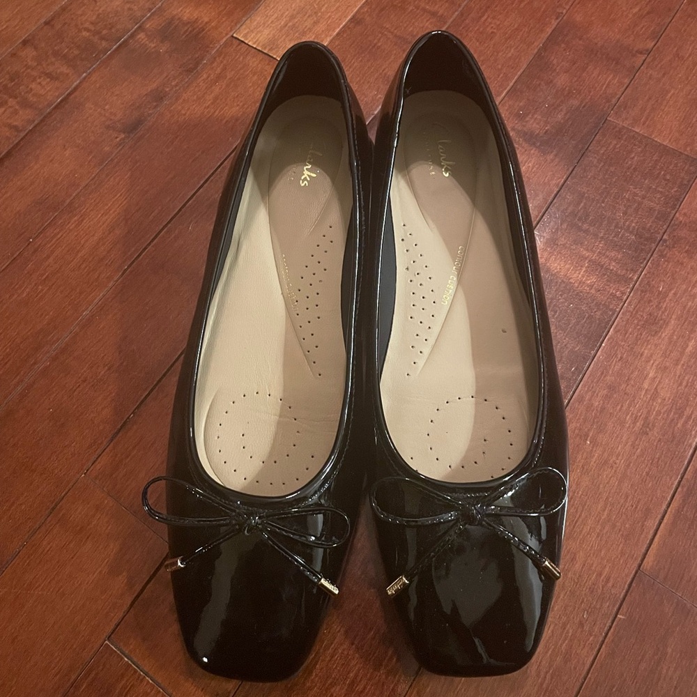NWOT Clarks Black Patent Leather Bow Square-Toe Flats- 10W
